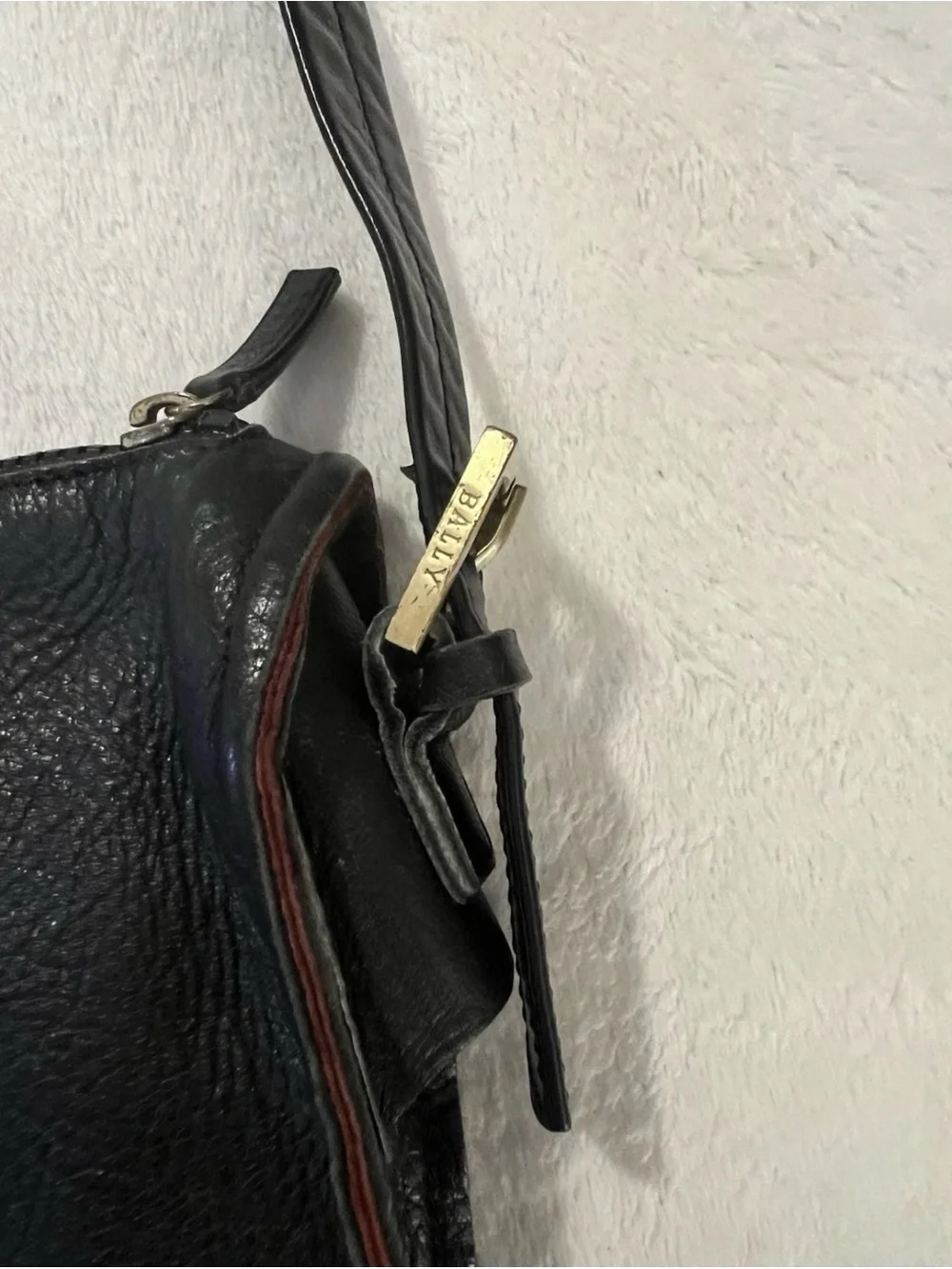 💚 Bally Switzerland Leather Black Shoulder Bag With Inside Pouch💚
